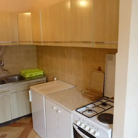 With A Parking Space - 13242 شقة *