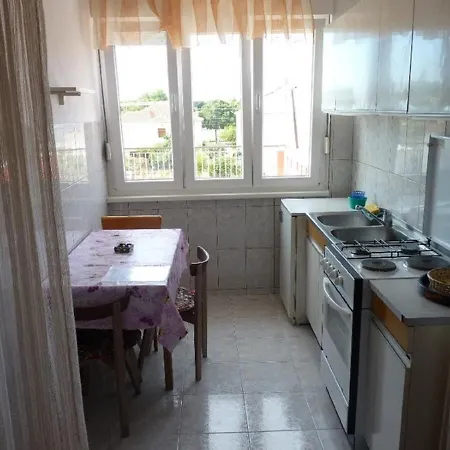With A Parking Space - 13242 شقة *