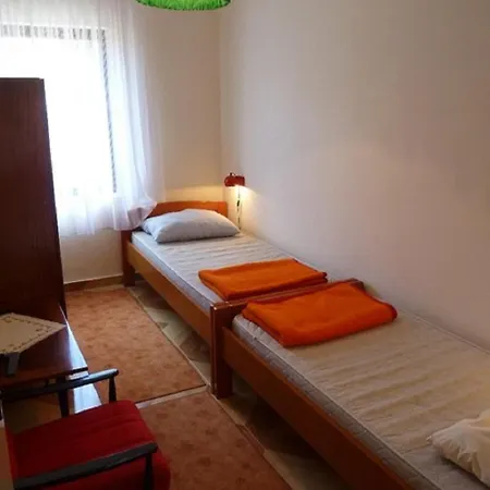 With A Parking Space - 13242 شقة *